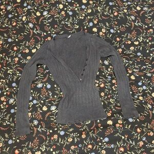 cute 2010’s vibe grey top